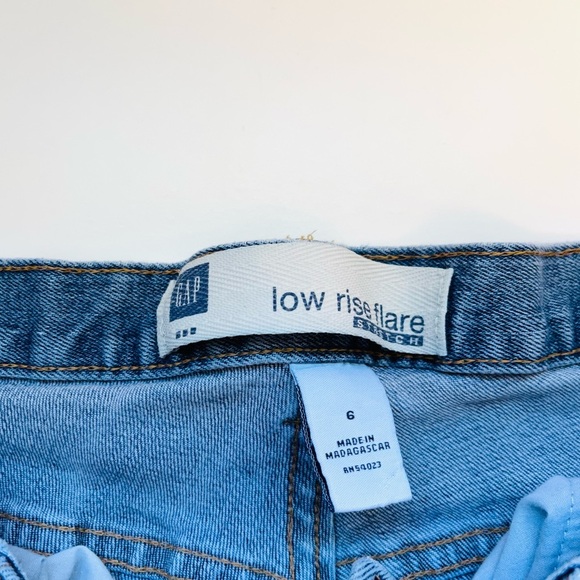 GAP Low Rise Flare Stretch Vintage Y2K Light Wash Jeans 6 Women’s - Picture 11 of 13